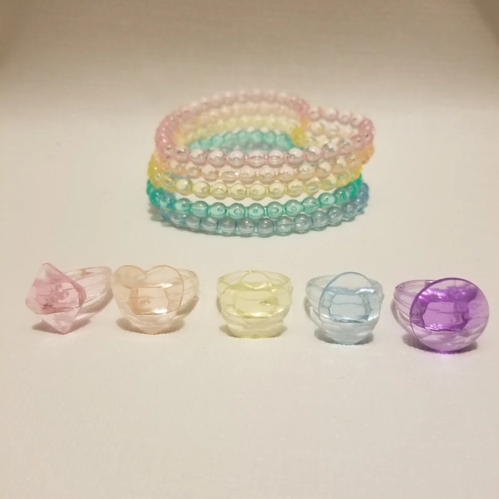 EUC vtg set of 5 rings & heart bracelets